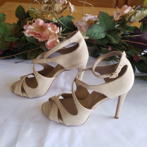 Womens Vince Camuto Heels - Picture 3 of 7